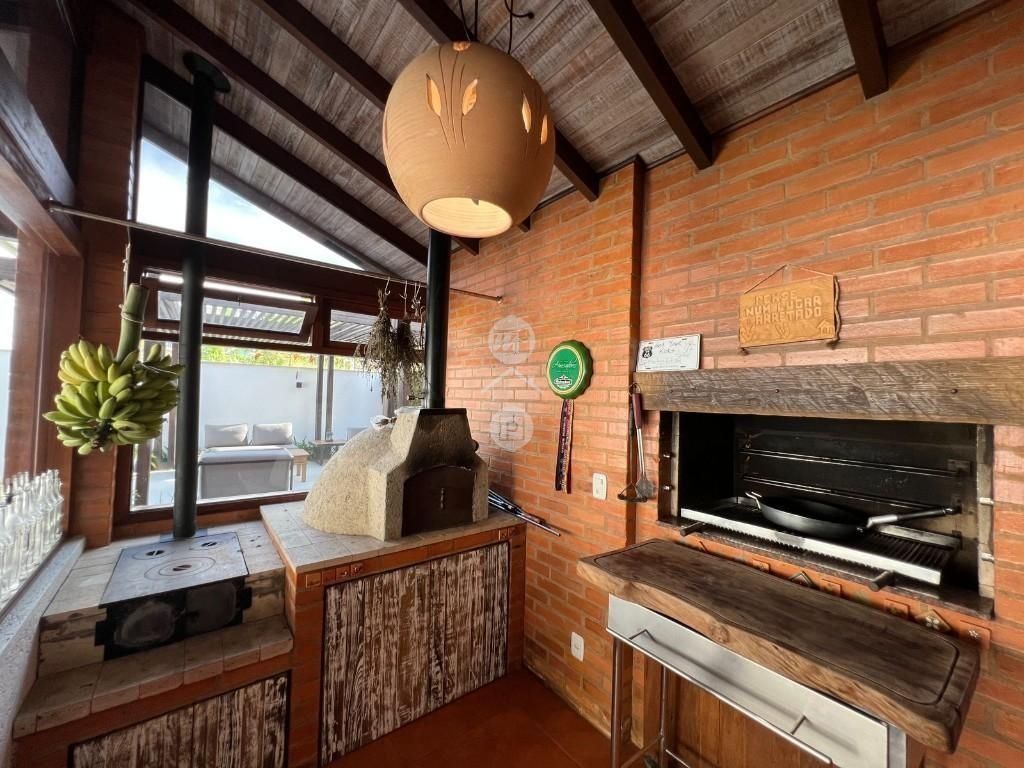 Casa em Pedra Branca, Palhoça. 3 quartos, 260m². Imagem 6 de 13